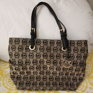 Michael Kors jetset bag